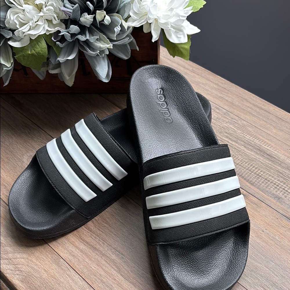 Men’s Adidas flip flops slippers shower slides